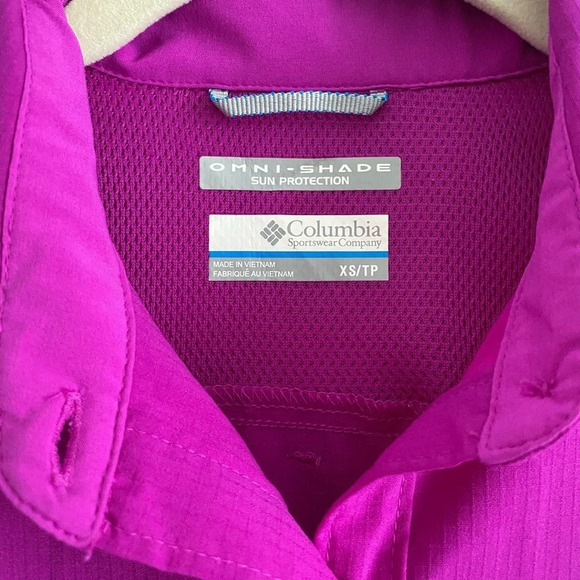 COLUMBIA Omni-Shade Sun Protection Magenta Button Down Hiking Camping Shirt XS - Picture 3 of 15